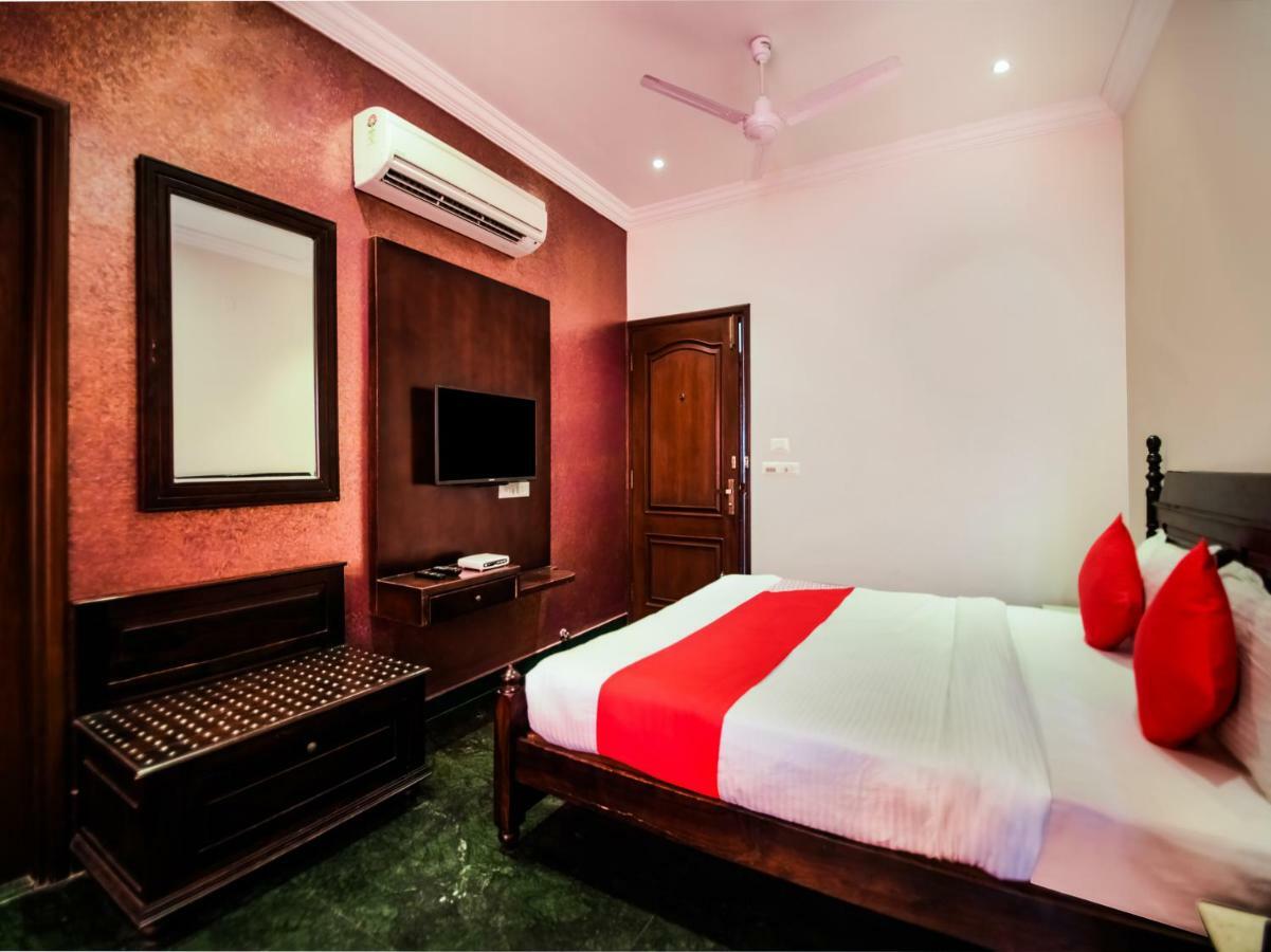 אודייפור Oyo 1681 Hotel Devansh מראה חיצוני תמונה