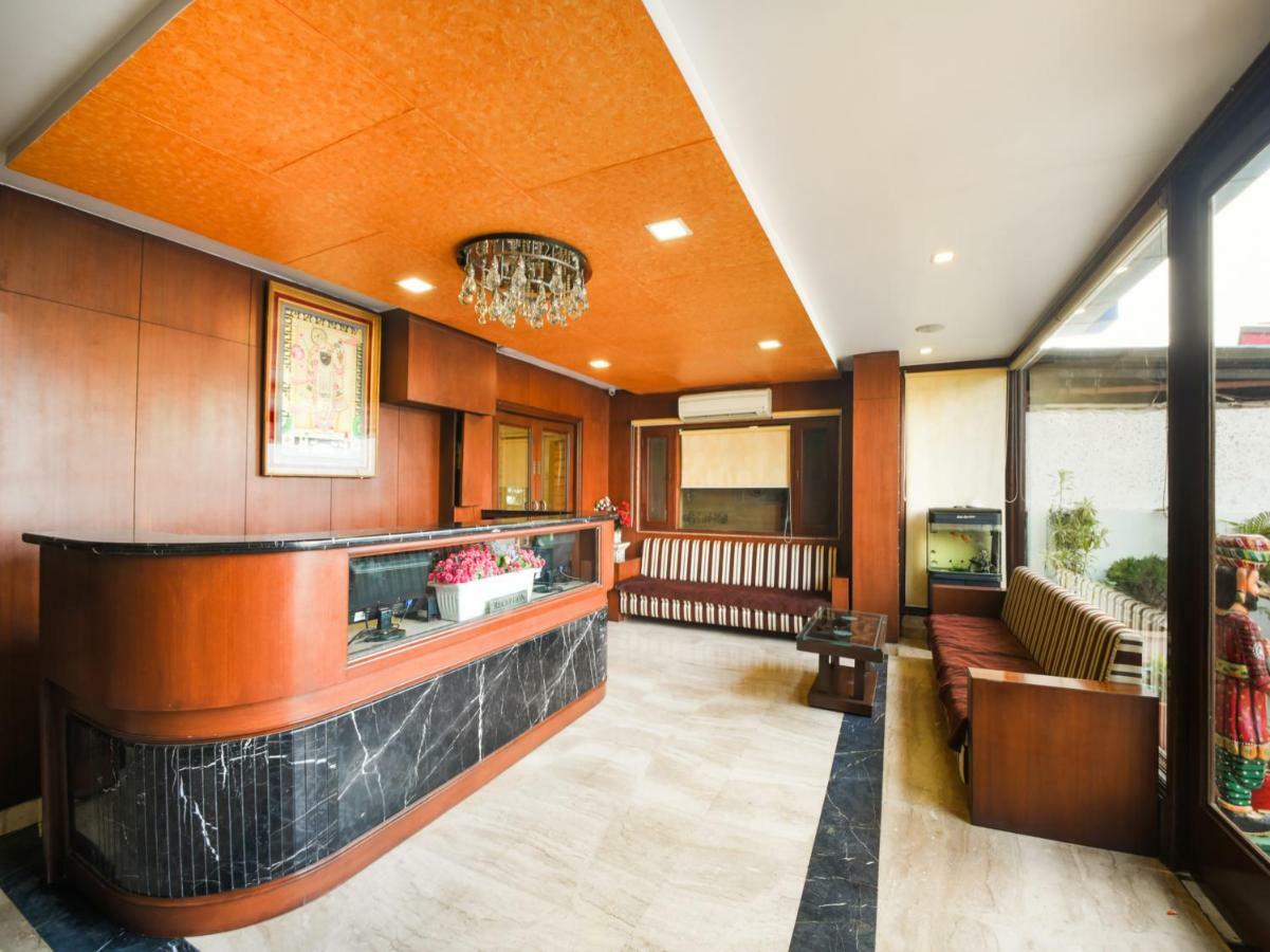 אודייפור Oyo 1681 Hotel Devansh מראה חיצוני תמונה