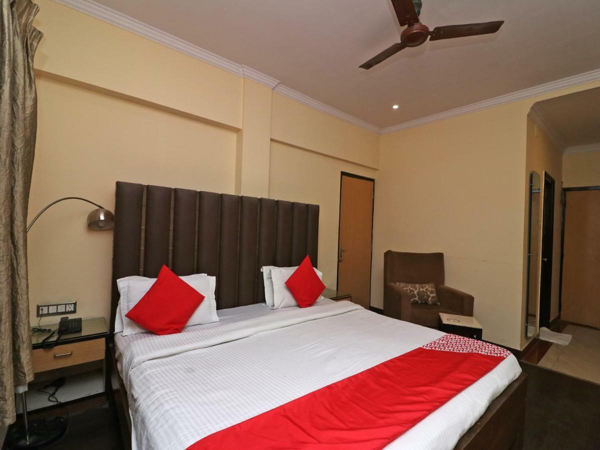 אודייפור Oyo 1681 Hotel Devansh מראה חיצוני תמונה
