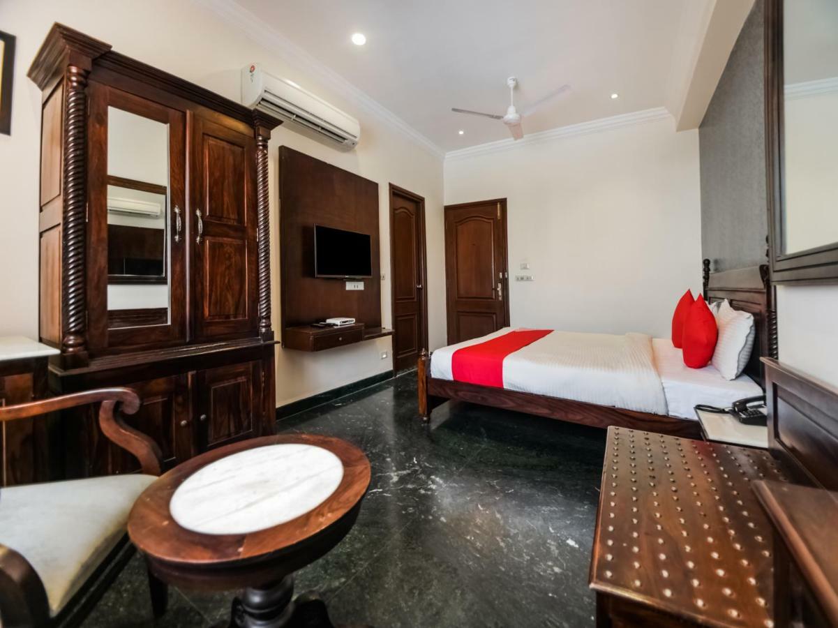 אודייפור Oyo 1681 Hotel Devansh מראה חיצוני תמונה
