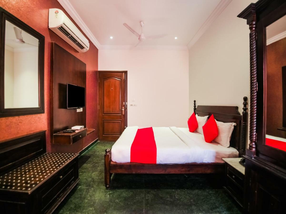 אודייפור Oyo 1681 Hotel Devansh מראה חיצוני תמונה