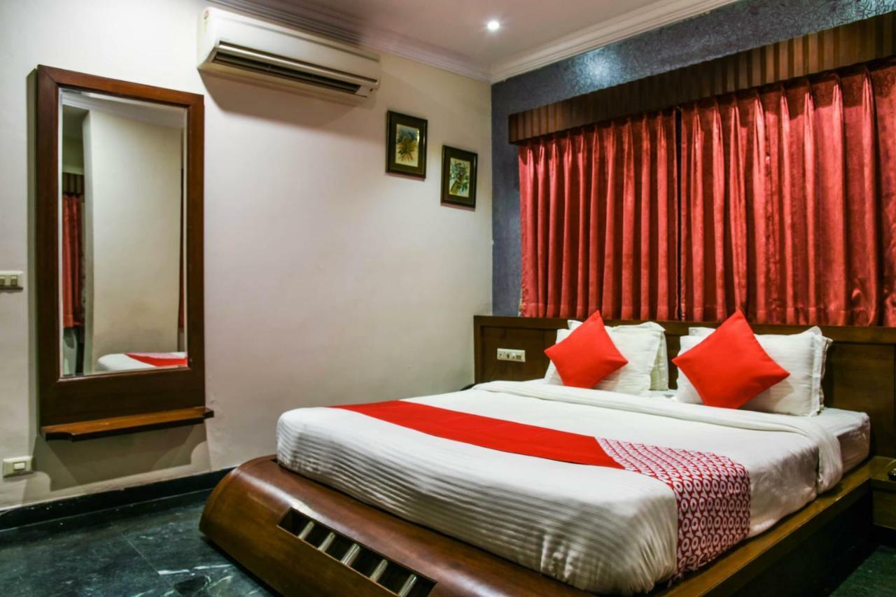 אודייפור Oyo 1681 Hotel Devansh מראה חיצוני תמונה