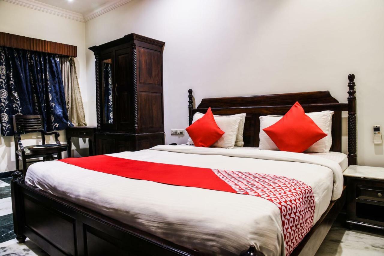 אודייפור Oyo 1681 Hotel Devansh מראה חיצוני תמונה